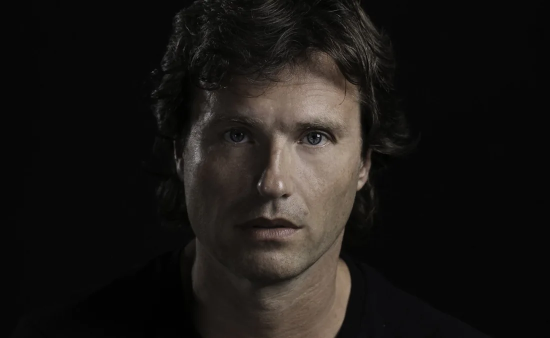 Hernan Cattaneo promotional photograph