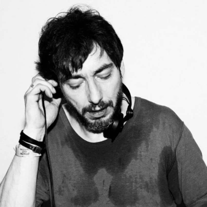 Promotional portrait of Move D